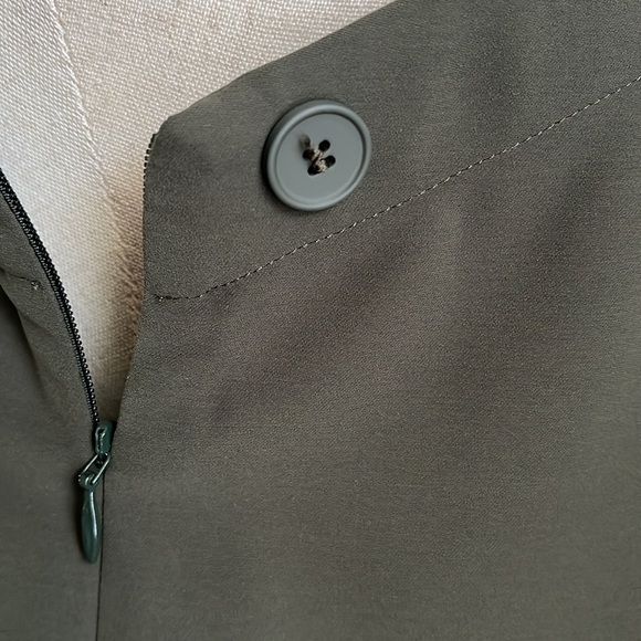 NWOT - MM6 Maison Margiela in Dark Green - approx $650 - 44 IT ≈ 8 US - Picture 10 of 14